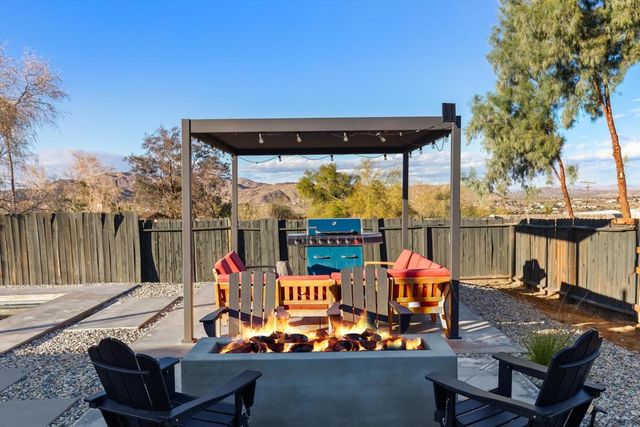 61664 Crest Circle Drive, Joshua Tree, CA 92252