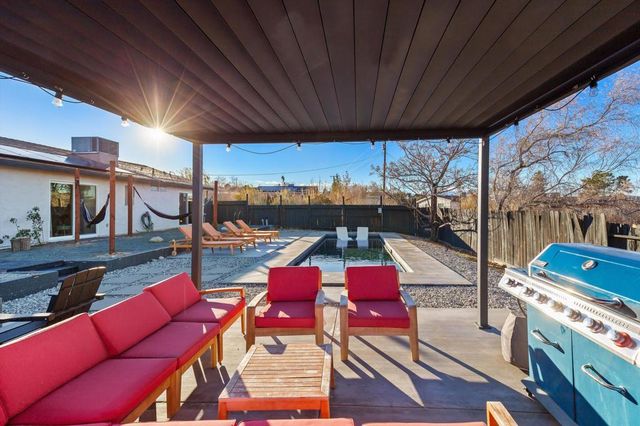 61664 Crest Circle Drive, Joshua Tree, CA 92252