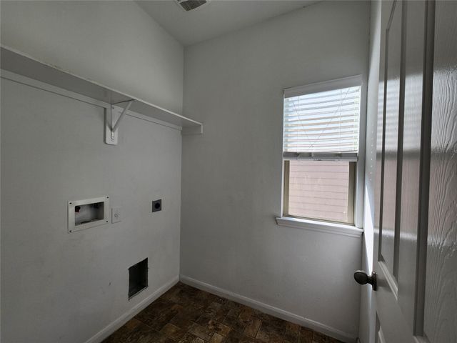 9346 Valley Tree Lane, Houston, TX 77089