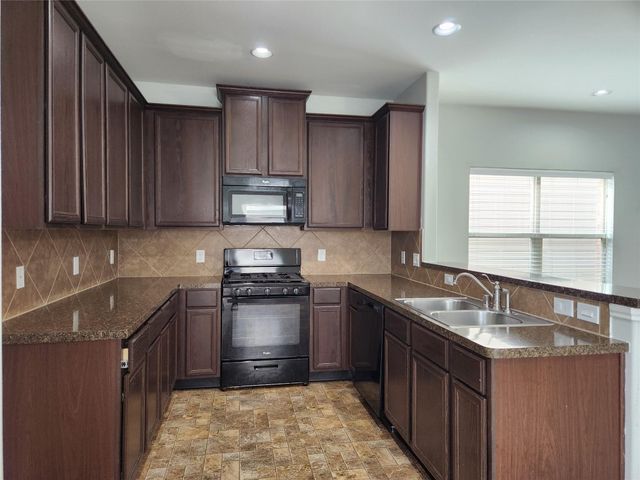 9346 Valley Tree Lane, Houston, TX 77089