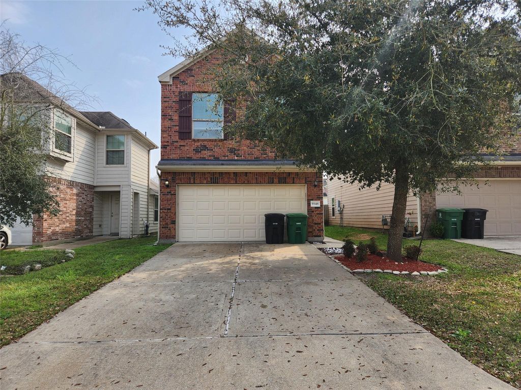 9346 Valley Tree Lane, Houston, TX 77089