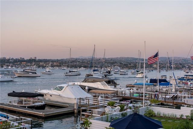 1204 E Balboa Boulevard, Newport Beach, CA 92661