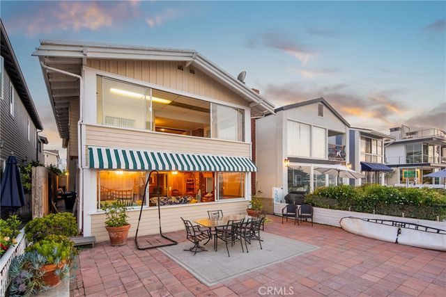 1204 E Balboa Boulevard, Newport Beach, CA 92661