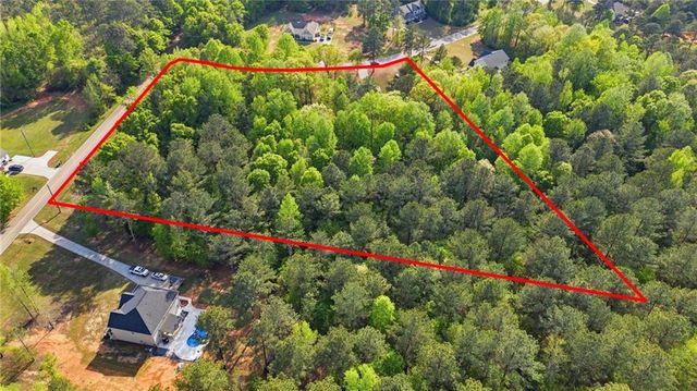 100 Delta Downs Court, Hogansville, GA 30230