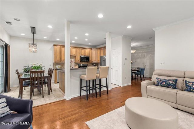 8 Fells Drive, Manalapan, NJ 07726