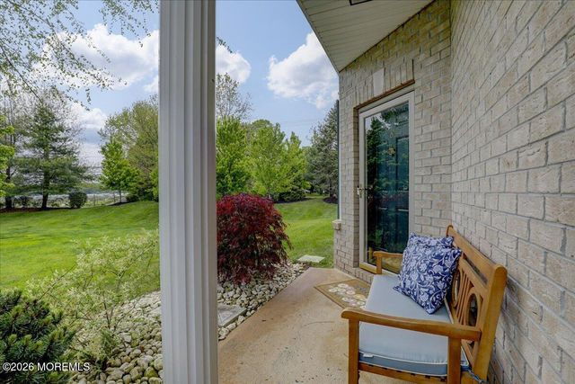 8 Fells Drive, Manalapan, NJ 07726