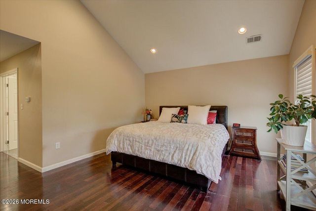 8 Fells Drive, Manalapan, NJ 07726
