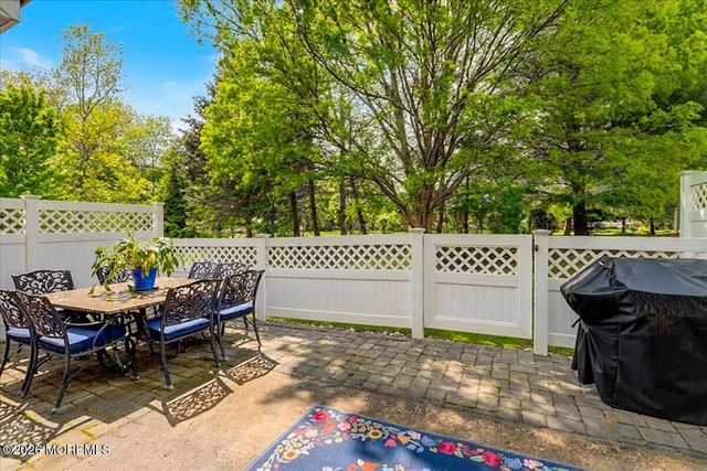 8 Fells Drive, Manalapan, NJ 07726