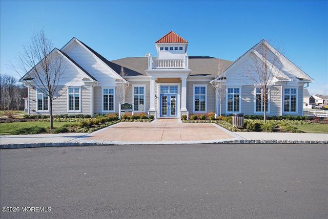 8 Fells Drive, Manalapan, NJ 07726