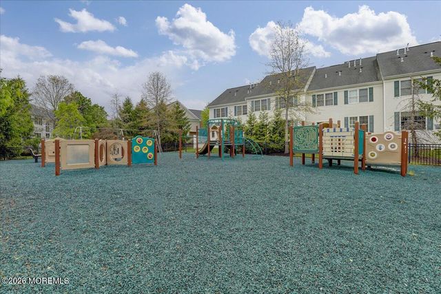 8 Fells Drive, Manalapan, NJ 07726