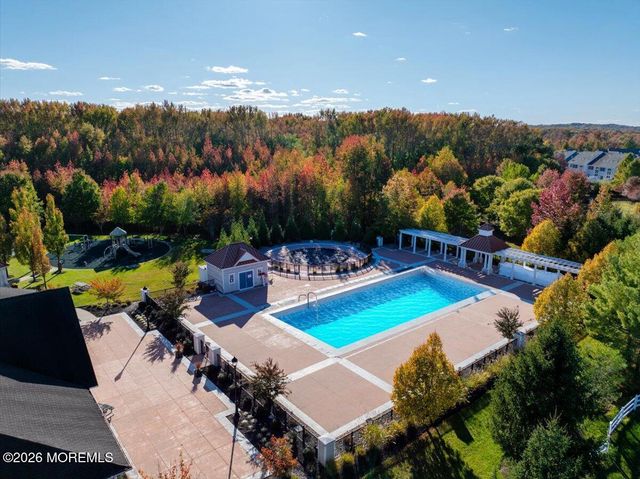8 Fells Drive, Manalapan, NJ 07726