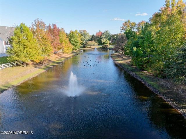 8 Fells Drive, Manalapan, NJ 07726