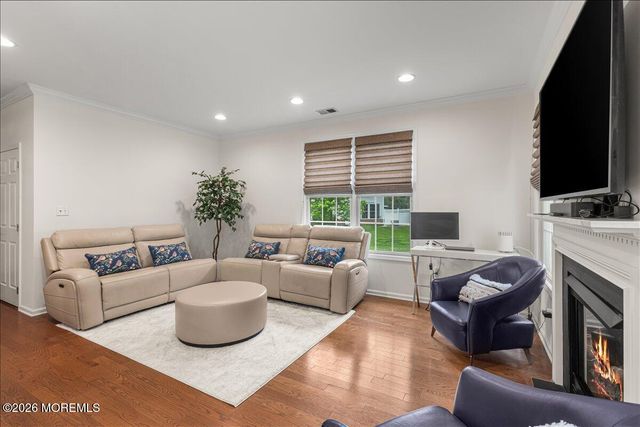 8 Fells Drive, Manalapan, NJ 07726