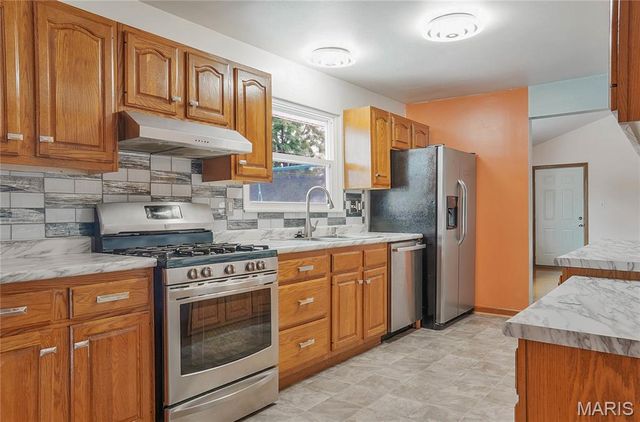4 Hazelwood Lane, Hazelwood, MO 63042
