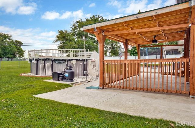 4 Hazelwood Lane, Hazelwood, MO 63042