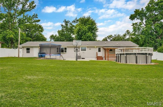 4 Hazelwood Lane, Hazelwood, MO 63042