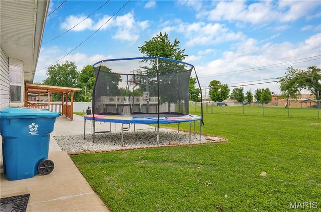 4 Hazelwood Lane, Hazelwood, MO 63042