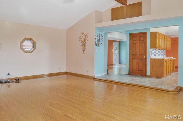 4 Hazelwood Lane, Hazelwood, MO 63042