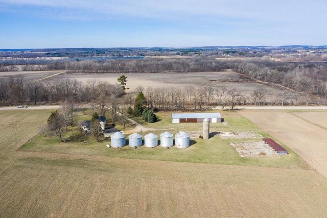 1825 S Highway 104, Brodhead, WI 53520