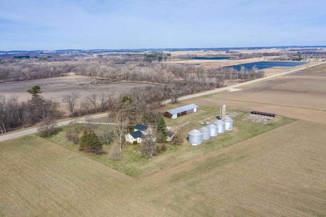 1825 S Highway 104, Brodhead, WI 53520