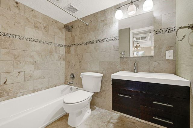 3224 Timmons Lane 130, Houston, TX 77027