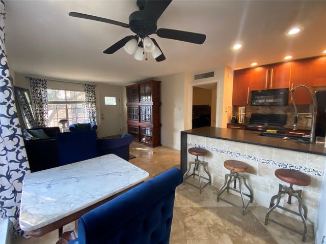 3224 Timmons Lane 130, Houston, TX 77027