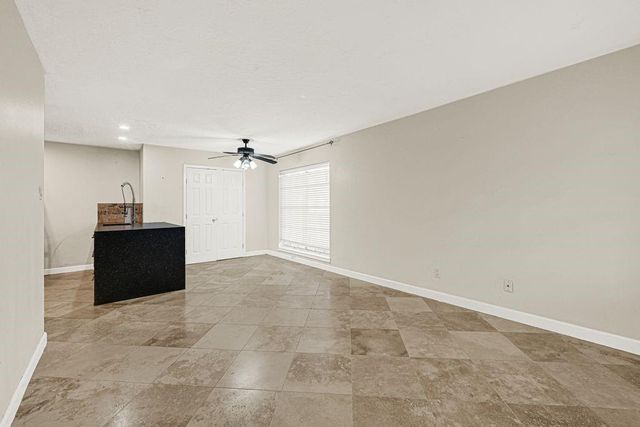 3224 Timmons Lane 130, Houston, TX 77027