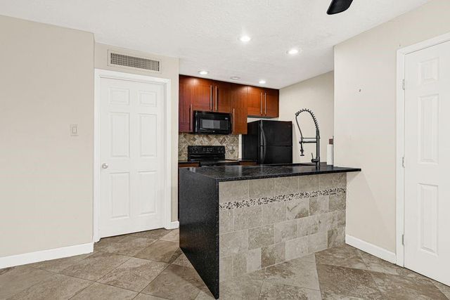 3224 Timmons Lane 130, Houston, TX 77027