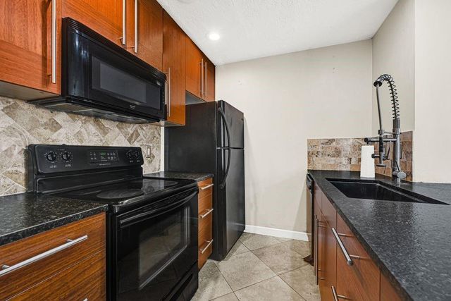 3224 Timmons Lane 130, Houston, TX 77027
