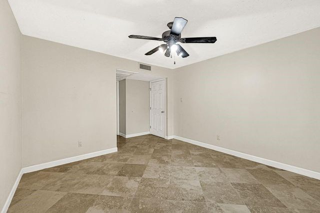 3224 Timmons Lane 130, Houston, TX 77027