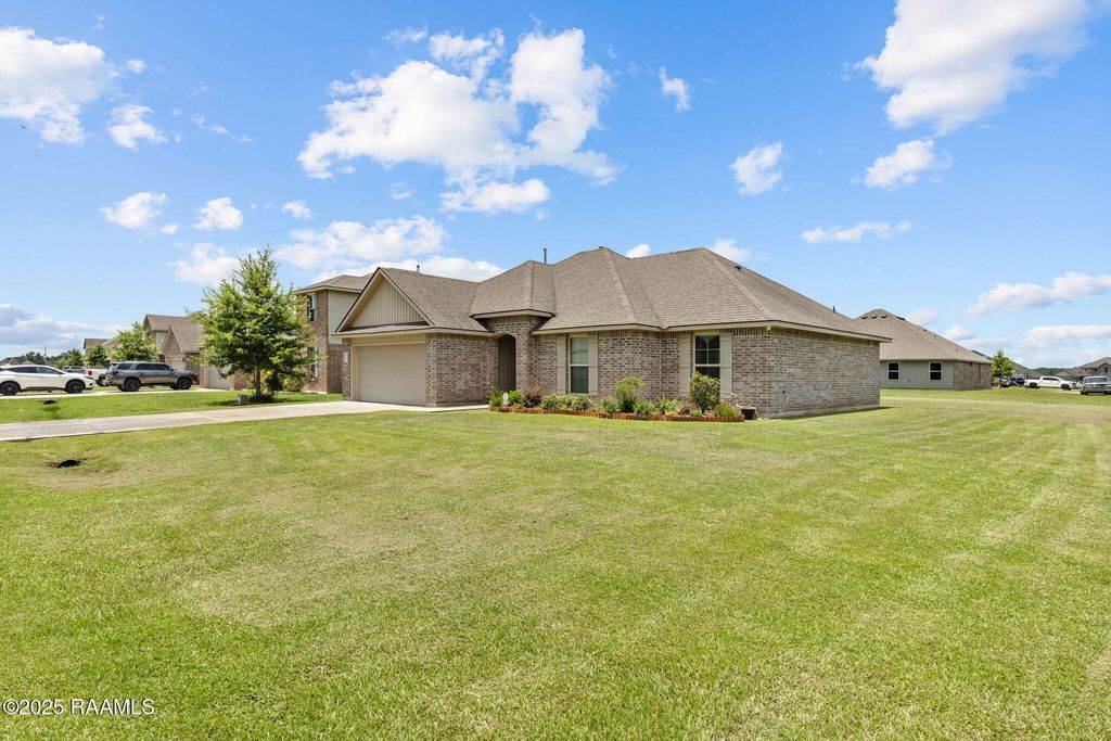 193 Antigua Circle, Sunset, LA 70584
