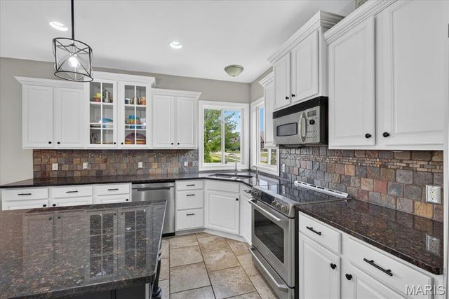 31 Pinewood Court, Dardenne Prairie, MO 63368