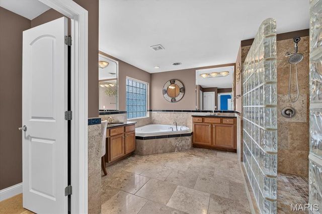 31 Pinewood Court, Dardenne Prairie, MO 63368