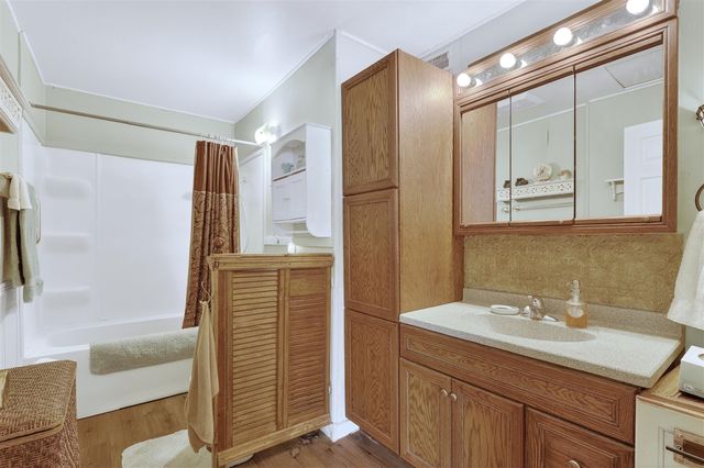 75 Taylor Avenue, Battle Creek, MI 49037