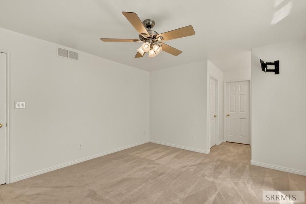 Image 18 of property listing at 2907 E Courtyard Circle, Ammon, ID 83406