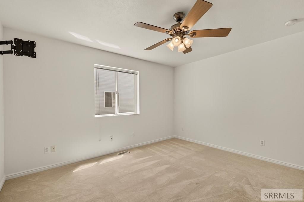 Image 20 of property listing at 2907 E Courtyard Circle, Ammon, ID 83406