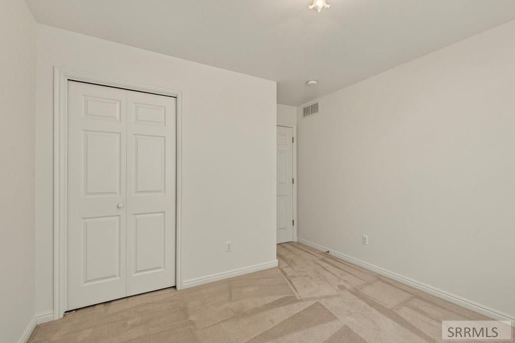 Image 23 of property listing at 2907 E Courtyard Circle, Ammon, ID 83406
