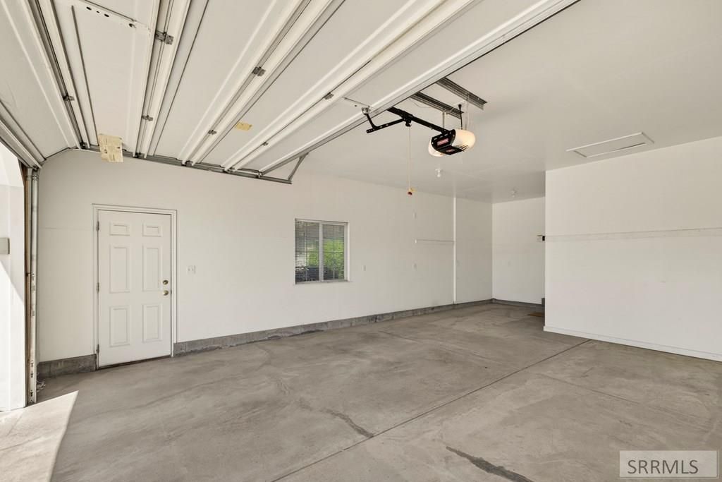 Image 29 of property listing at 2907 E Courtyard Circle, Ammon, ID 83406