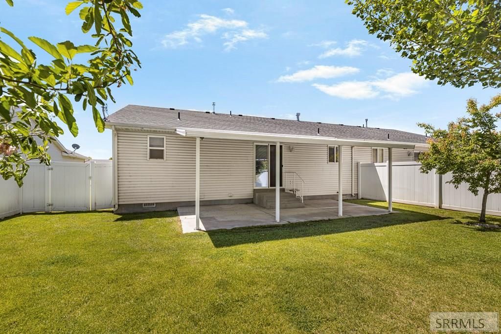 Image 30 of property listing at 2907 E Courtyard Circle, Ammon, ID 83406
