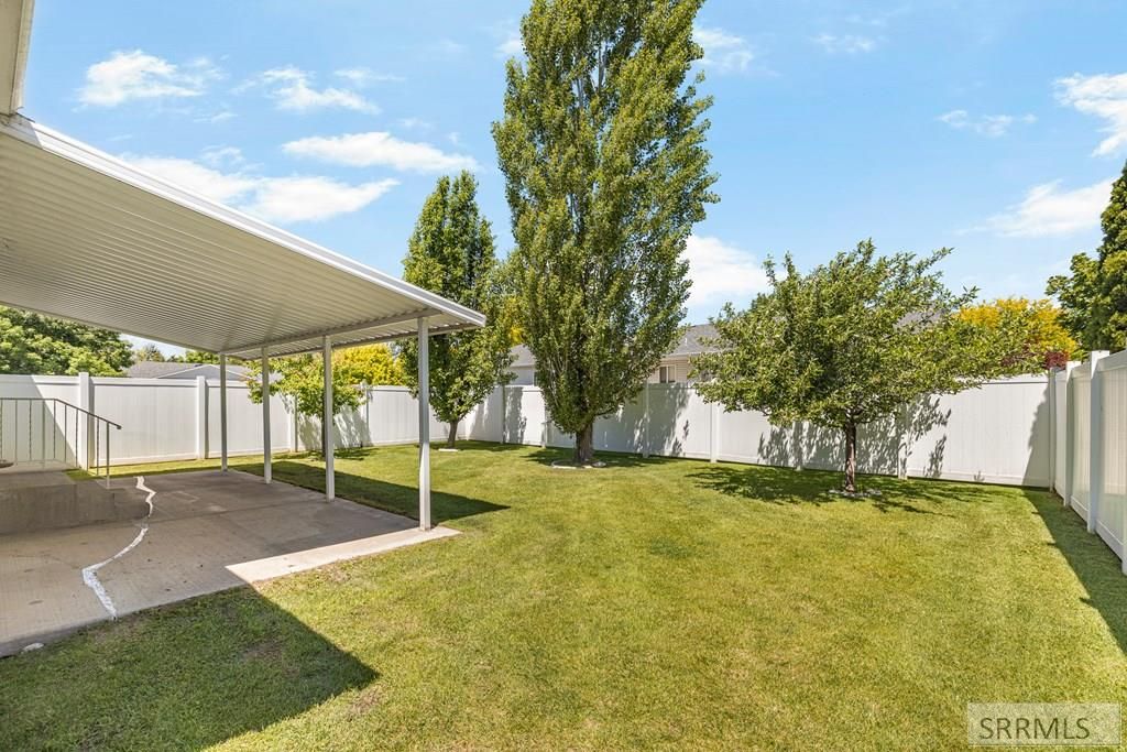 Image 32 of property listing at 2907 E Courtyard Circle, Ammon, ID 83406