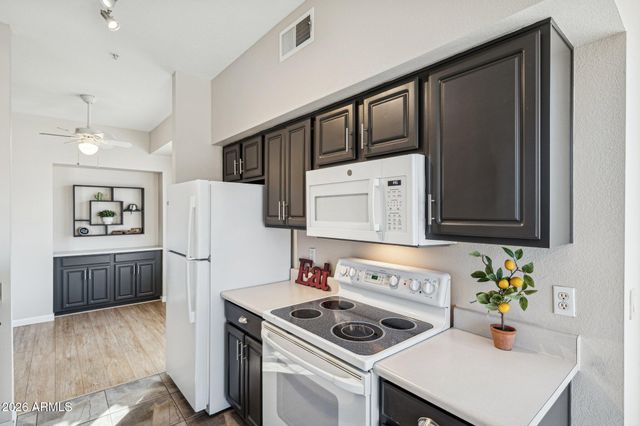 14950 W MOUNTAIN VIEW Boulevard 7301, Surprise, AZ 85374