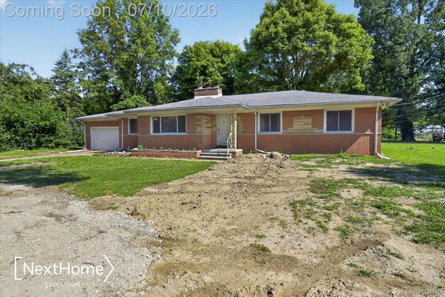 33950 Ecorse Road, Romulus, MI 48174