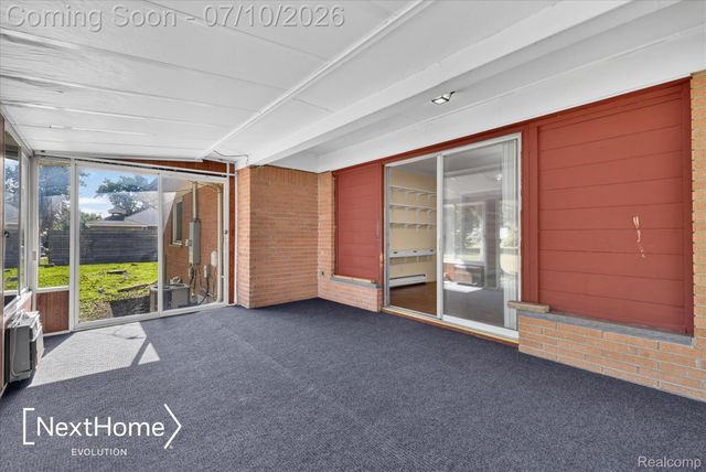 33950 Ecorse Road, Romulus, MI 48174