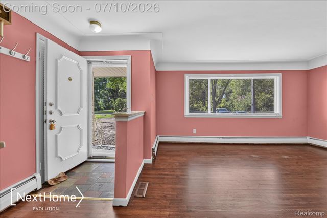 33950 Ecorse Road, Romulus, MI 48174