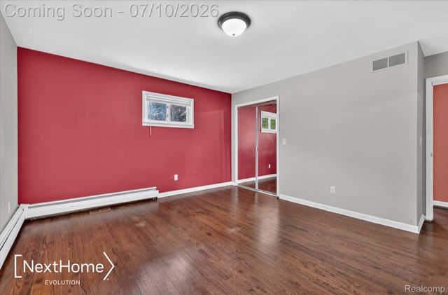 33950 Ecorse Road, Romulus, MI 48174