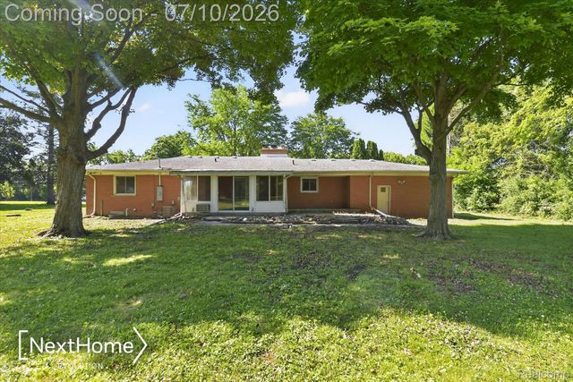 33950 Ecorse Road, Romulus, MI 48174