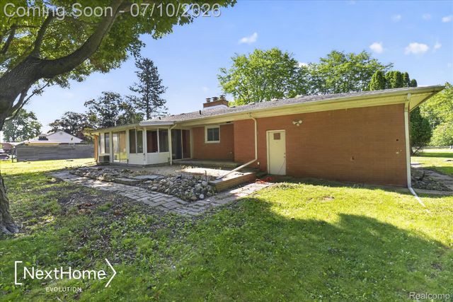 33950 Ecorse Road, Romulus, MI 48174