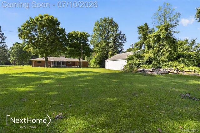 33950 Ecorse Road, Romulus, MI 48174