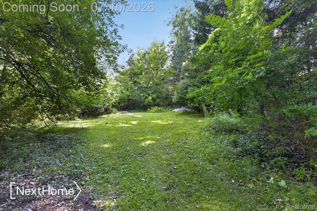 33950 Ecorse Road, Romulus, MI 48174