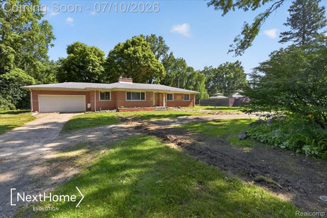 33950 Ecorse Road, Romulus, MI 48174